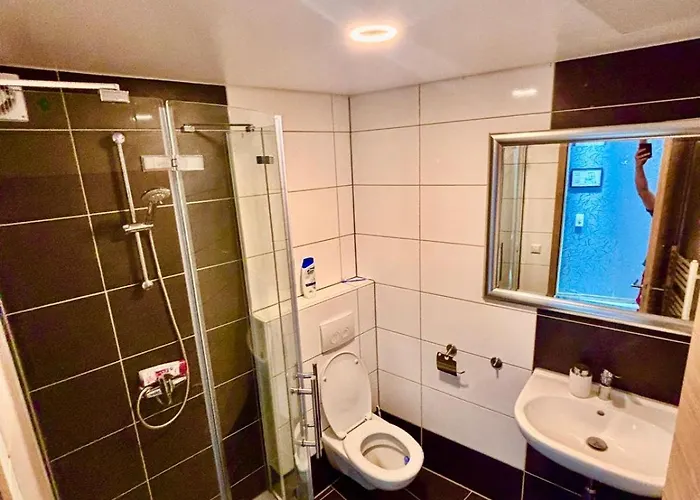 بيت شباب Coba Restaurant & *